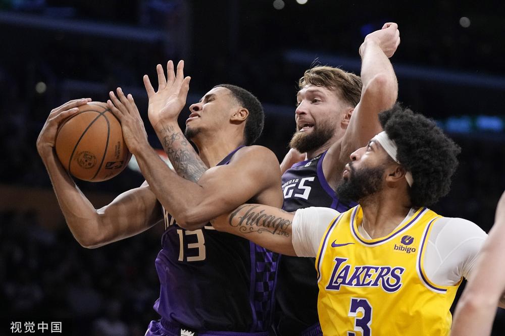 出中场在传 出中场在传